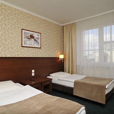 Hotel Lotos Woskrzenice Duze Exterior photo