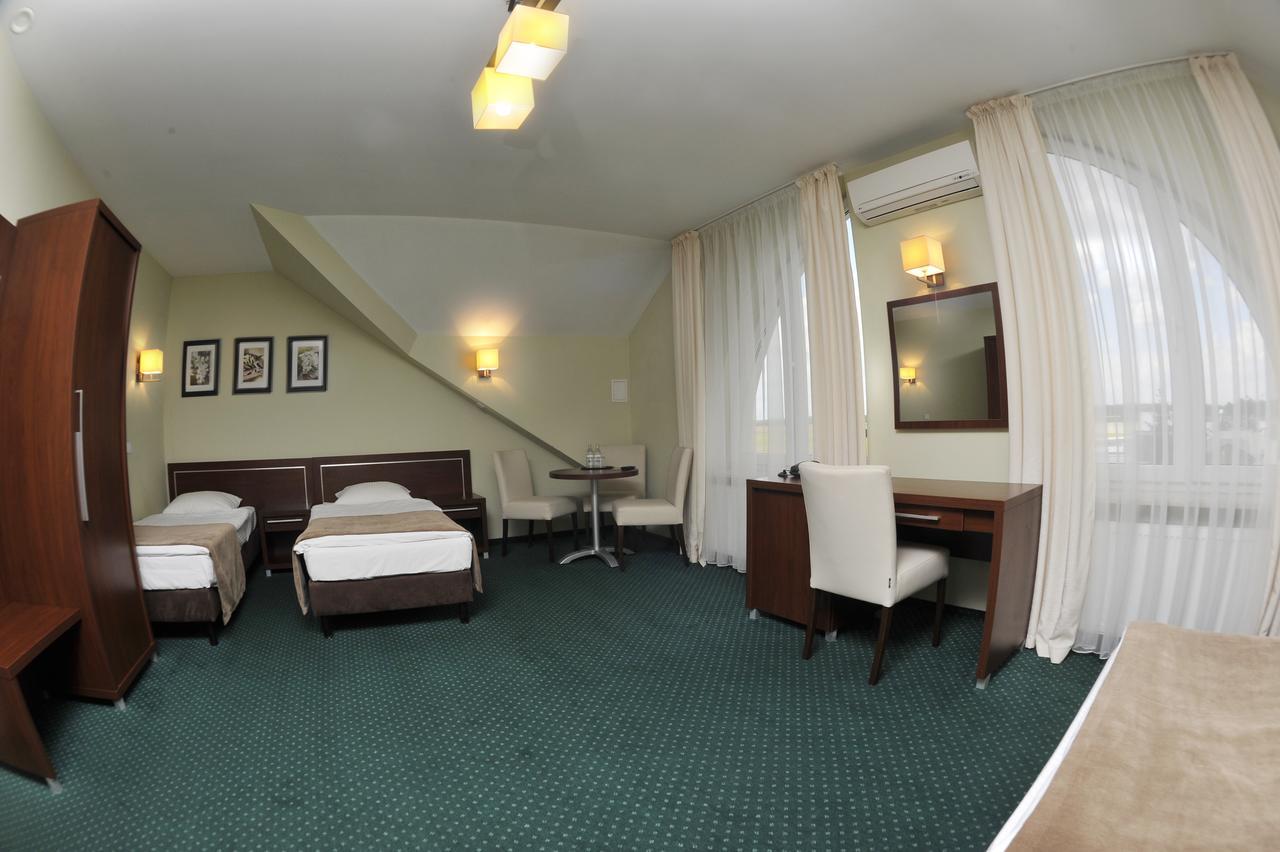 Hotel Lotos Woskrzenice Duze Exterior photo