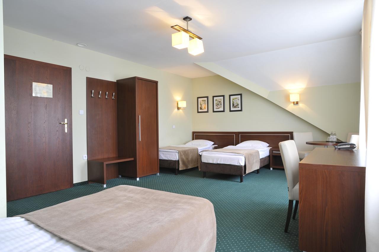 Hotel Lotos Woskrzenice Duze Room photo