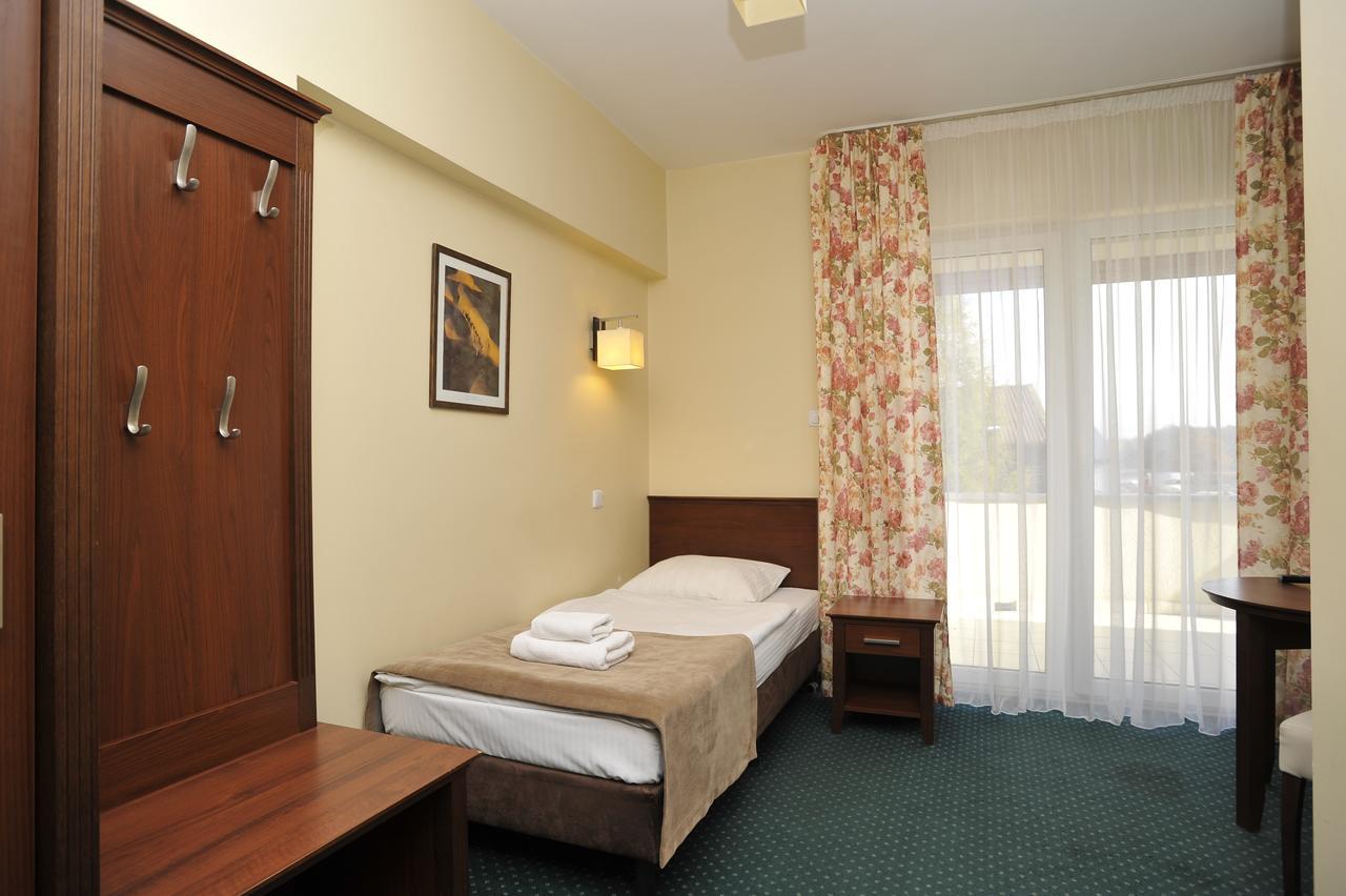 Hotel Lotos Woskrzenice Duze Exterior photo