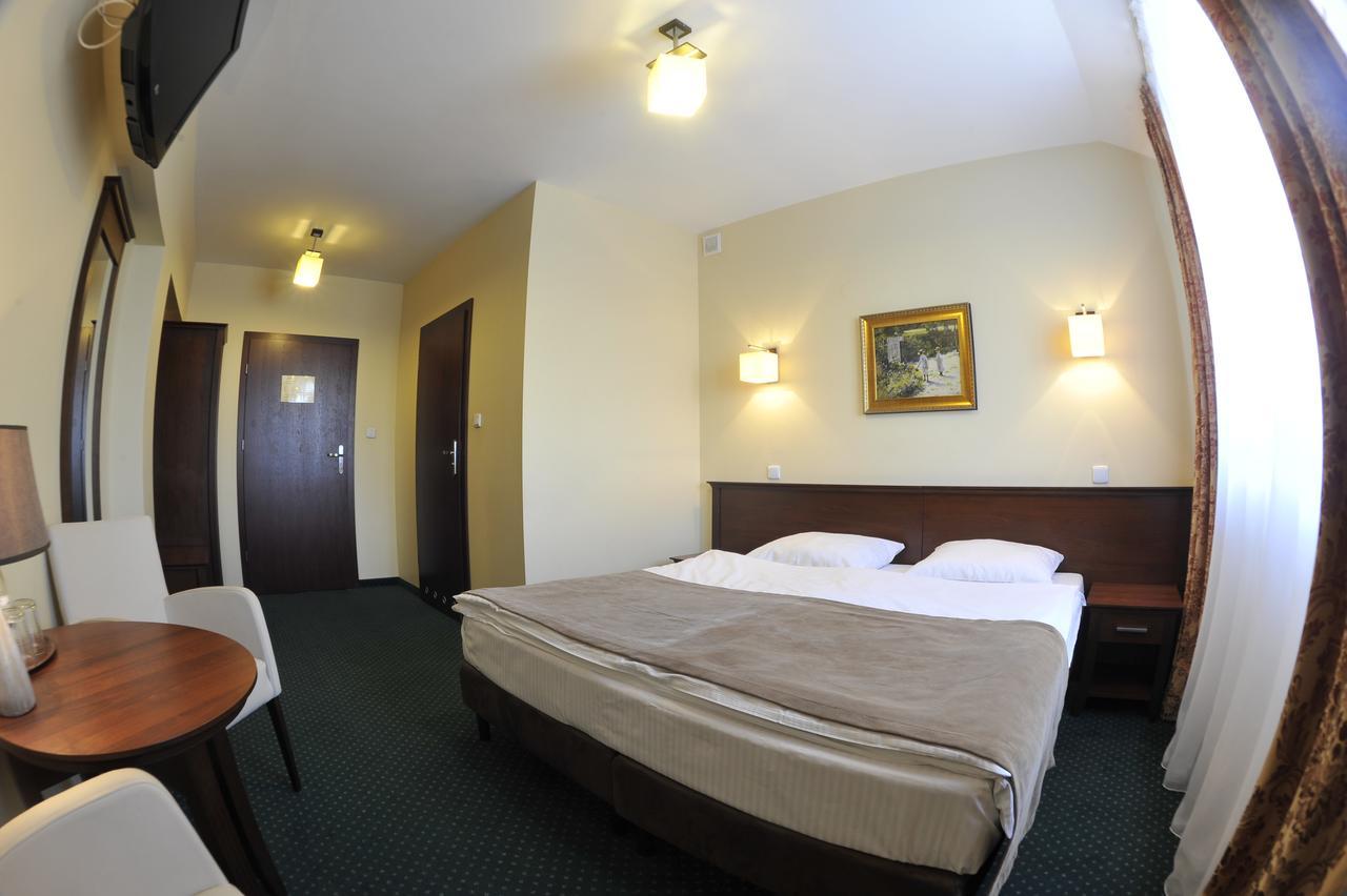 Hotel Lotos Woskrzenice Duze Exterior photo